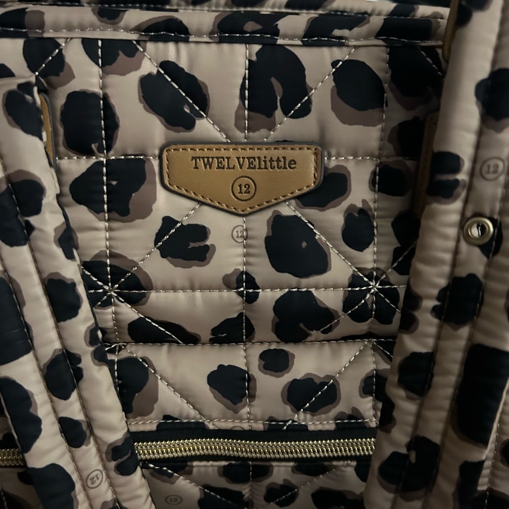 NWOT Twelvelittle Leopard Carry Love 3.0 Diaper Bag - Picture 3 of 13